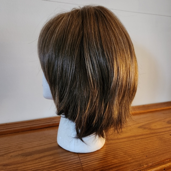 WIG - Picture 4 of 4